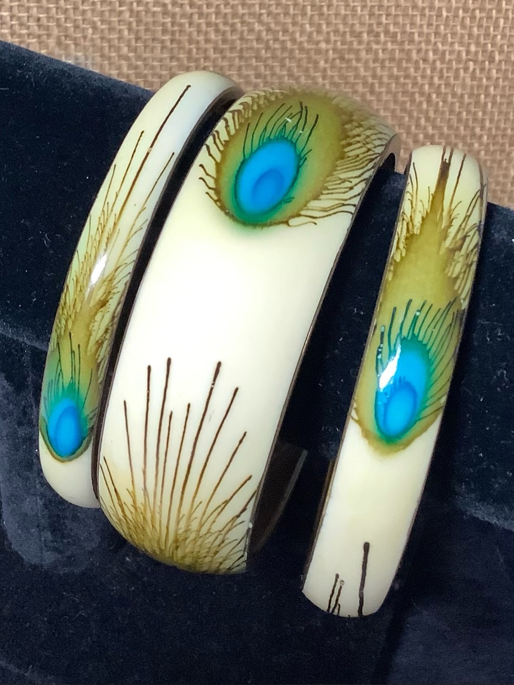 Vintage Peacock Feather Bangle Bracelet Brass Enamel Set of 3 - Picture 5 of 7